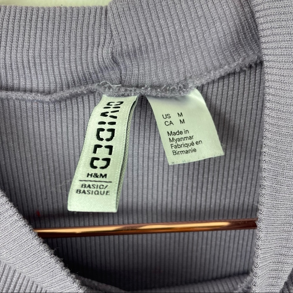 H&M DIVIDED Lilac Ribbed Mockneck Long Sleeve Crop Top - Picture 2 of 8